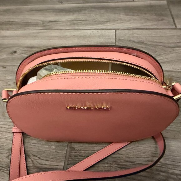 Michael Kors Jet Set Travel Oval handbag - Picture 4 of 7